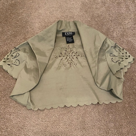 Two piece Green Tank and Jacket set - Picture 3 of 7